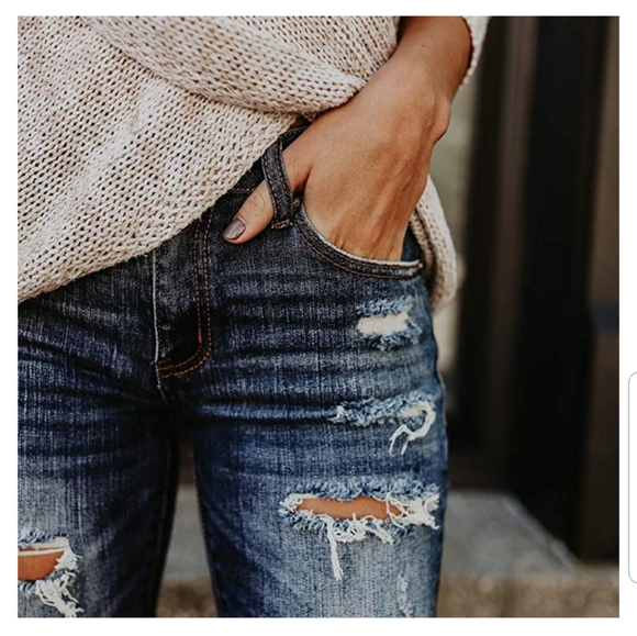 Distressed jeans - Picture 4 of 8